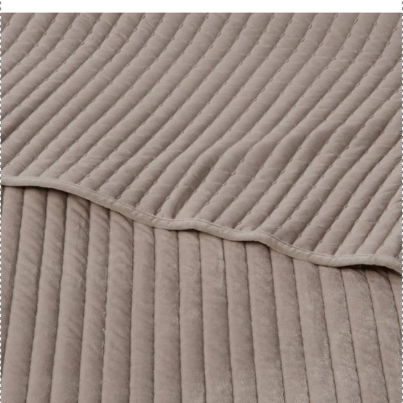 Threshold Bedding Matte Velvet Solid Quilt Threshold Poshmark